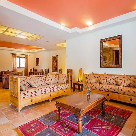 Carvoeiro Sleeps 14 Pool Air Con Wifi Βίλα Καρβοέιρο