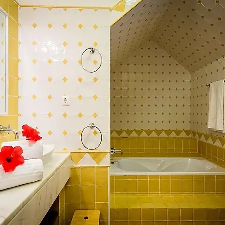 Carvoeiro Sleeps 14 Pool Air Con Wifi Βίλα Καρβοέιρο