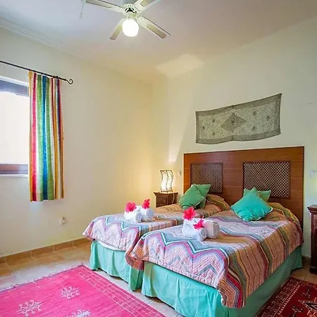 Carvoeiro Sleeps 14 Pool Air Con Wifi *